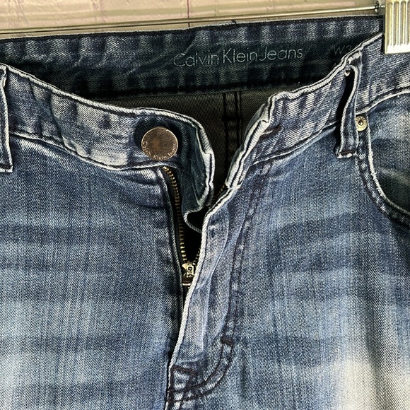 CALVIN KLEIN JEANS Slim Straight Jeans. Size: 36 x 30 - Picture 3 of 15